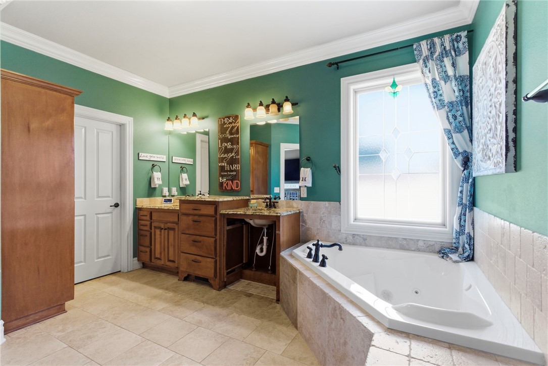 Windsor Manor Sub Bentonville - Residential