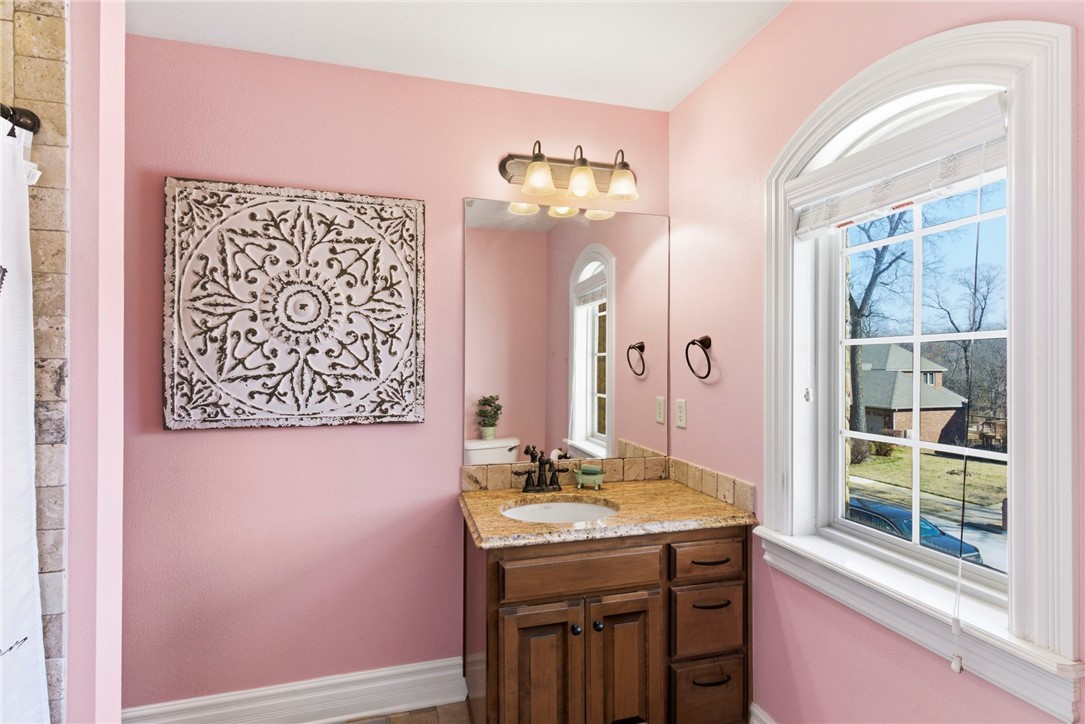 Windsor Manor Sub Bentonville - Residential