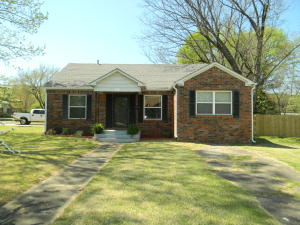 Cute, cute, cute... Come see this completely remodeled charming home in Western Russellville. This 3 bed 2 bath home features a formal living room & dining room with original hardwood floors and a huge family room. Recent updates include new roof, new HVAC, new windows, new cabinets with quartz counters, new appliances, new carpets, and new fixtures. Great location on corner lot with fenced yard.
