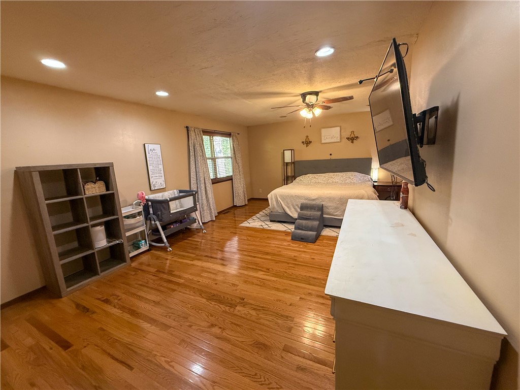 GAITHER MT EST 3 - Residential