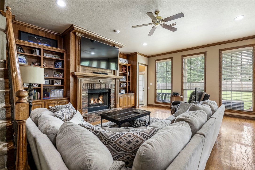 Thornbury Sub Ph I Springdale - Residential