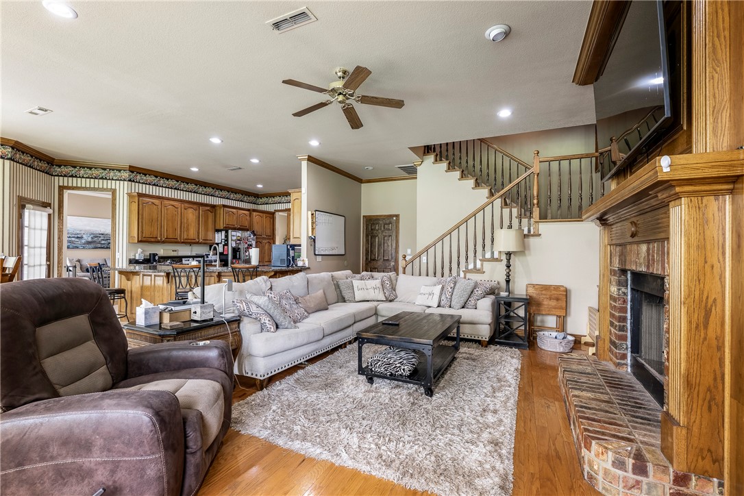 Thornbury Sub Ph I Springdale - Residential