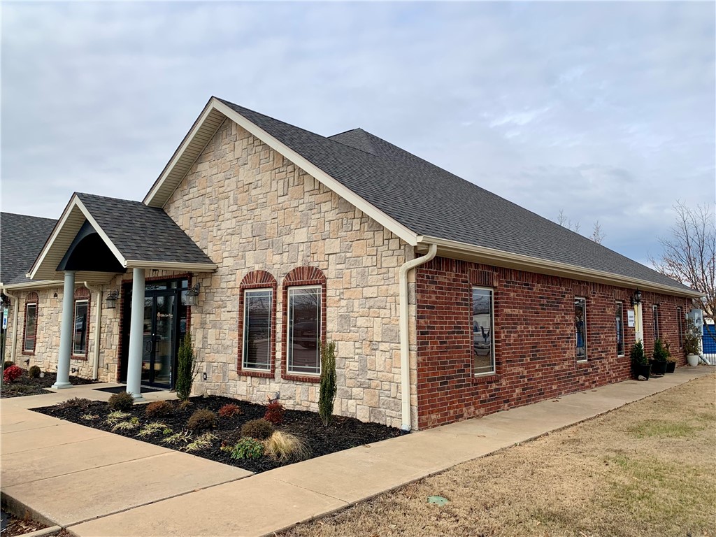 Briarwood Horiz - Bentonville - Commercial Lease