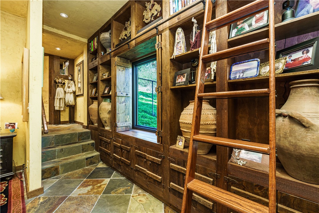 Unit 6 Holiday Island - Residential