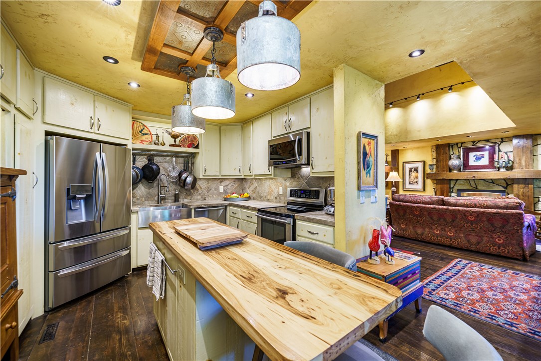 Unit 6 Holiday Island - Residential