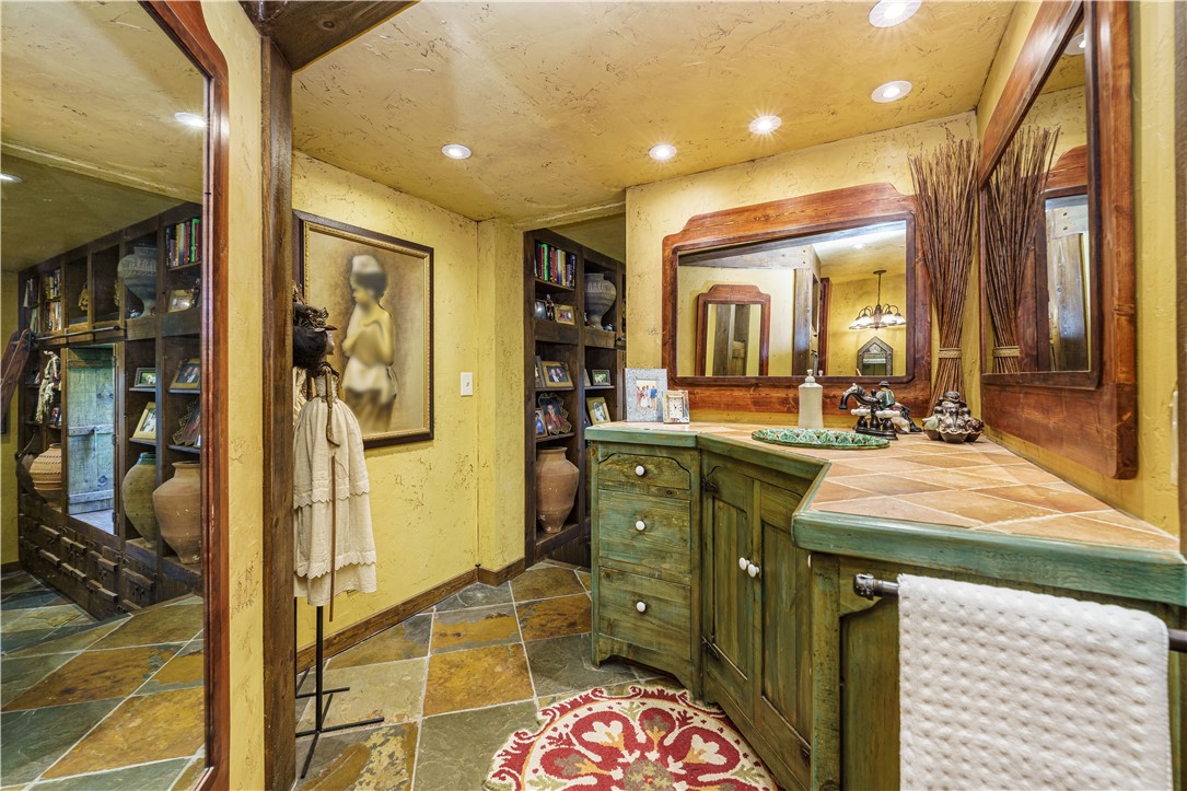 Unit 6 Holiday Island - Residential