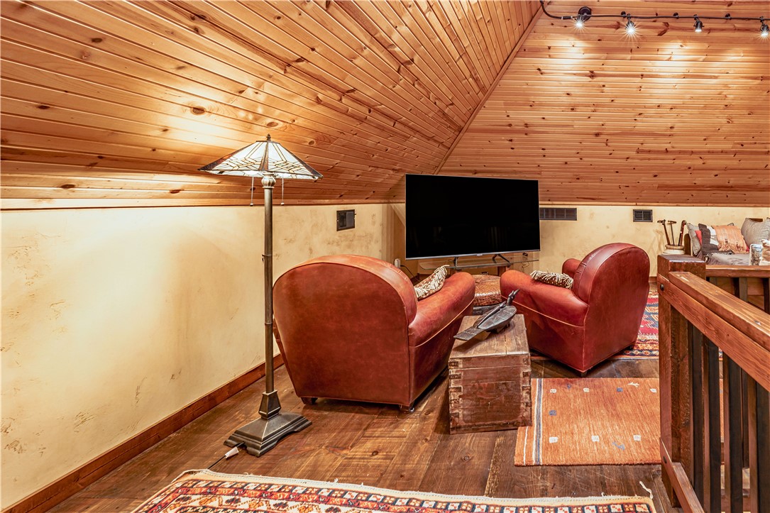 Unit 6 Holiday Island - Residential