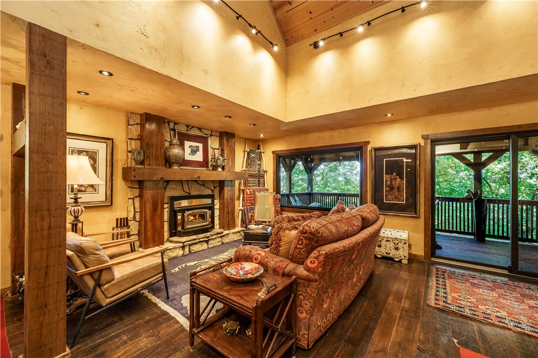 Unit 6 Holiday Island - Residential