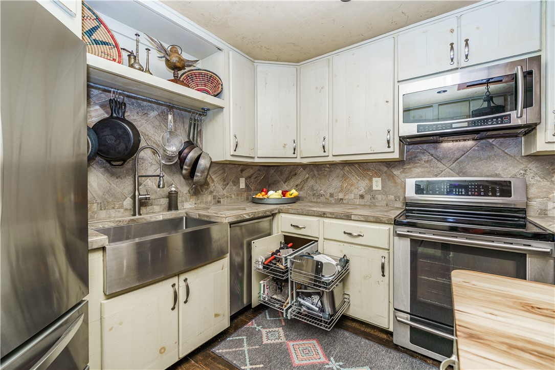 Unit 6 Holiday Island - Residential