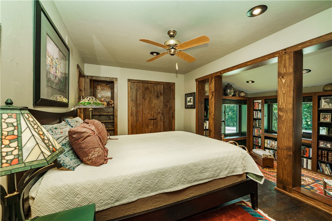 Unit 6 Holiday Island - Residential