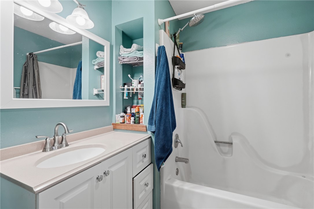 UNIT 5 HOLIDAY ISLAND - Residential