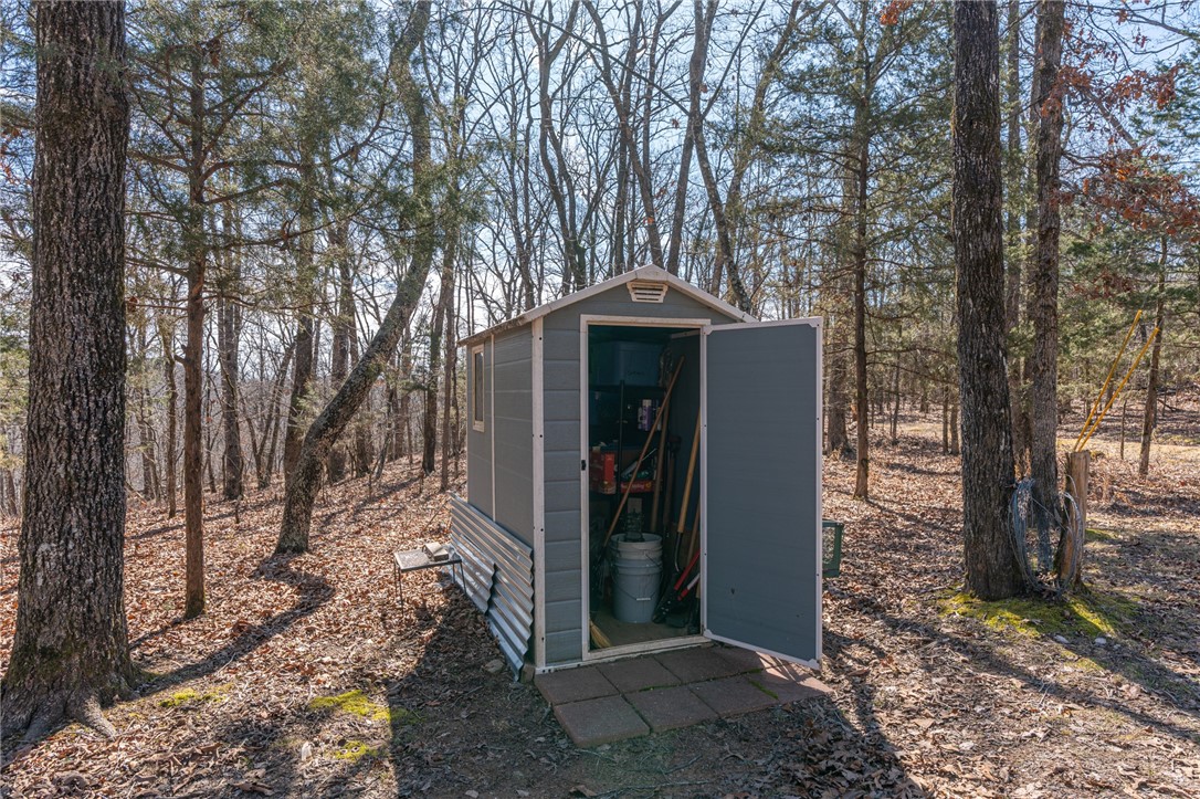 Collum West Ph V - Land