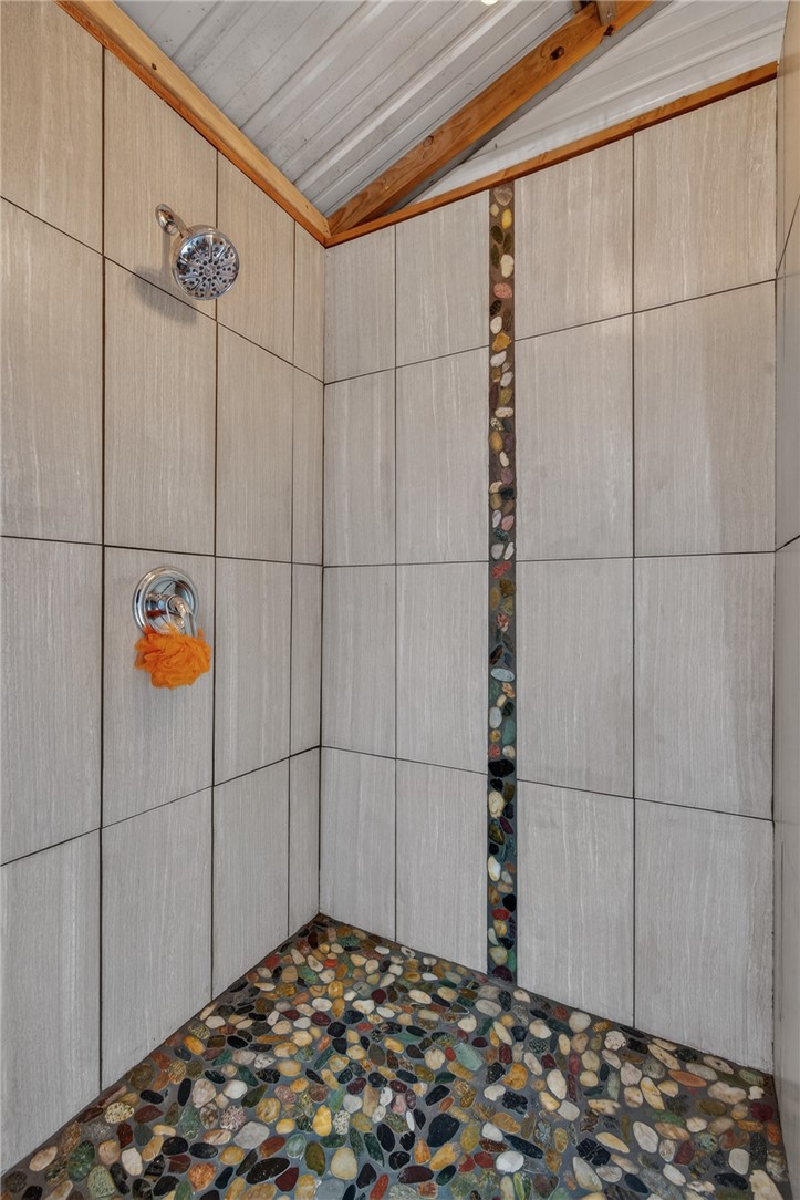 Collum West Ph V - Land