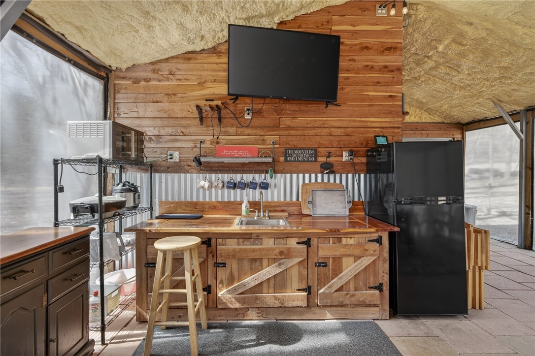 Collum West Ph V - Land