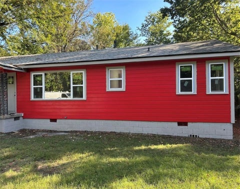 Photo of 6 W Montgomery Street, Fayetteville, AR 72701 (MLS # 1360461)