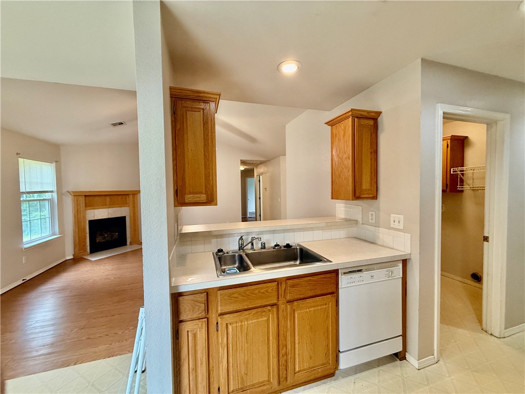 Marionet Sub Bvv - Residential Lease