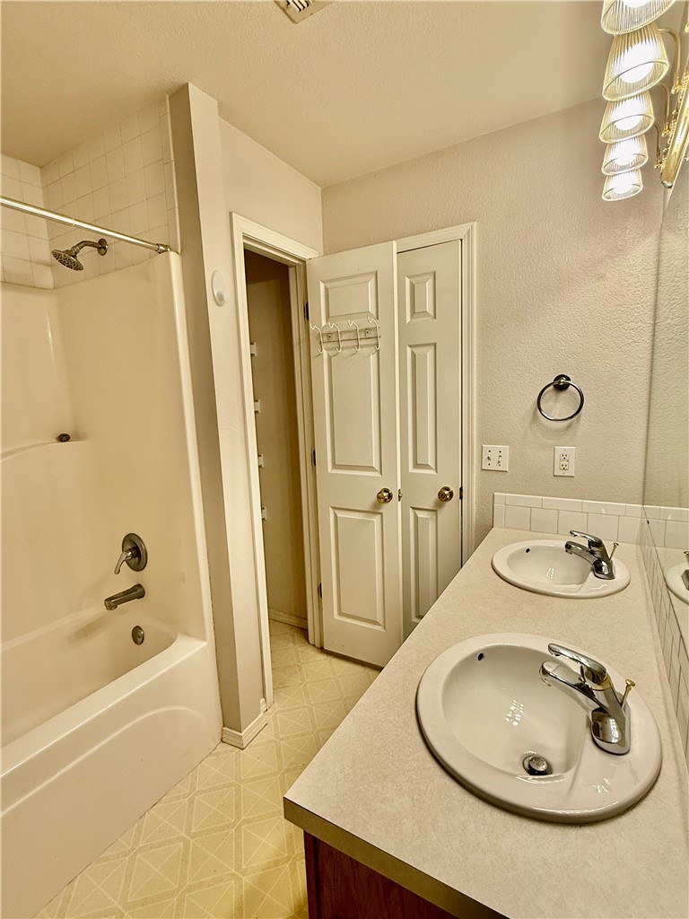 Marionet Sub Bvv - Residential Lease