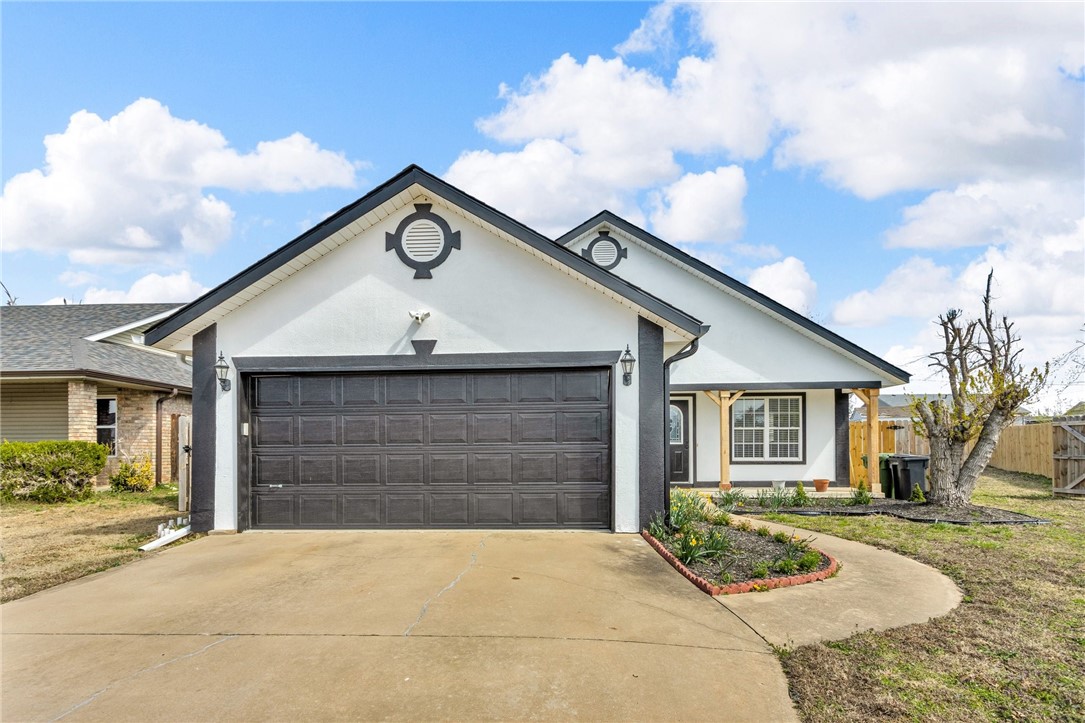This charming 3-bed, 2-bath residence is perfectly situated in a vibrant neighborhood that offers the best of both worlds—proximity to the bustling Uptown and the quaint charm of Downtown Rogers. Step inside to discover an inviting living area, with a gas fireplace & tall ceilings, perfect for entertaining guests or enjoying cozy fam nights. Each bedroom is generously sized. Main suit offers a walk-in closet, whirlpool tub & shower, providing a peaceful retreat at the end of the day. You're just minutes away from the Pinnacle Hills Promenade, where you can indulge in premier shopping and dining experiences. Plus, with easy access to local parks and trails, outdoor enthusiasts will find plenty to explore. Whether you're looking for a night out or a quiet evening at home, this location has it all. Don't miss the opportunity to make this delightful property your new home. Experience the perfect blend of comfort, convenience, and community in the heart of Rogers!