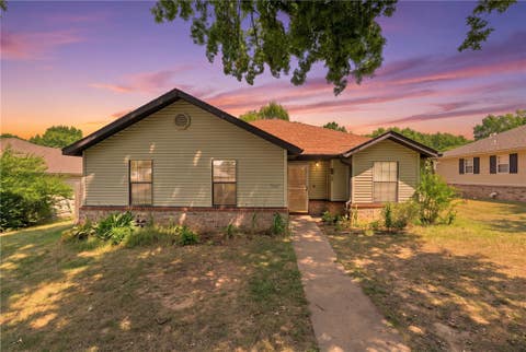 Photo of 5664 W Legacy Street, Fayetteville, AR 72704 (MLS # 1357620)