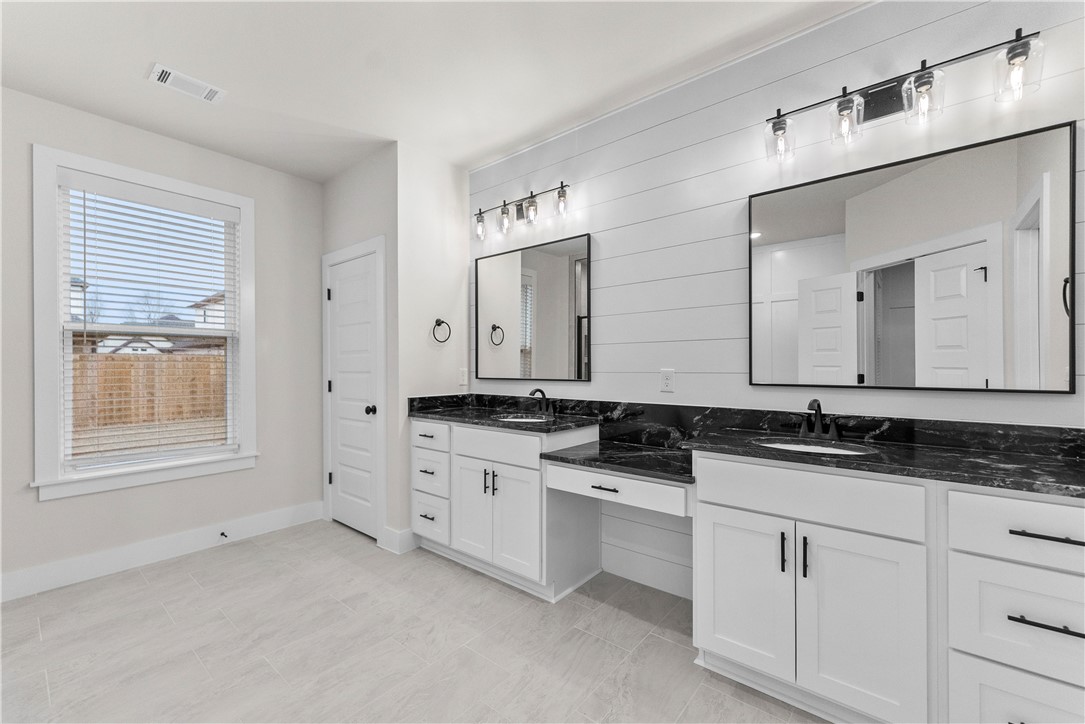 DIAMOND ESTATES PH V-CENTERTON - Residential