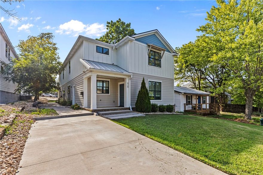 Perfect Investment opportunity .4 miles from the University of Arkansas. This tandem home is a front and back duplex with one side facing Oakland Avenue and the other facing an alleyway with private parking. This duplex features 4 bedrooms and 3.5 bathrooms with an open living and kitchen concept per unit. Each side has it's own address, 929 & 931 Oakland. This unit is currently leased from August 1, 2024 - July 26th, 2025.