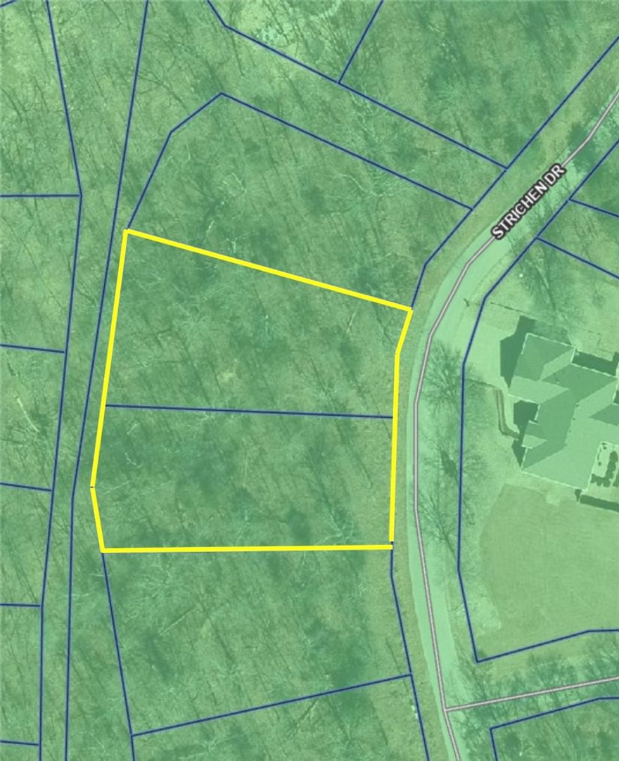 2 lots next to each other for a total of .68 acres in Bella Vista. build on one lot or combine the two. Lots of opportunity, and just minutes from I-49 and around the corner from multiple trails. Highlands Golf Course is just minutes away and Lake Loch Lomond is just down the street.