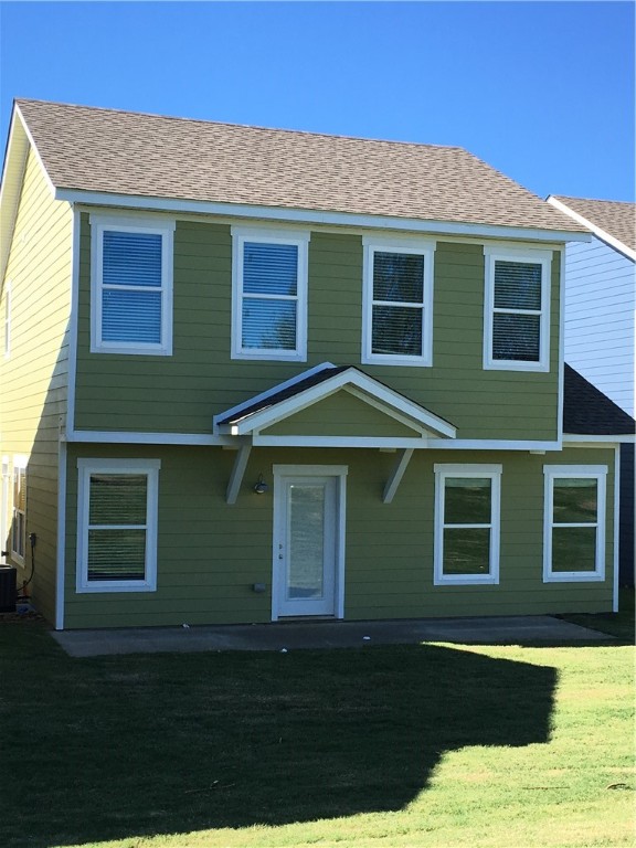 Adorable house. Enjoy all the amenities of the Links while living in a 3 bedroom single family home. Close to l-49, bus routes, & restaurants.