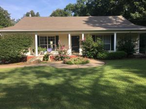 Very well-maintained & secluded home! 3 bd/2 ba with big office/sunroom.