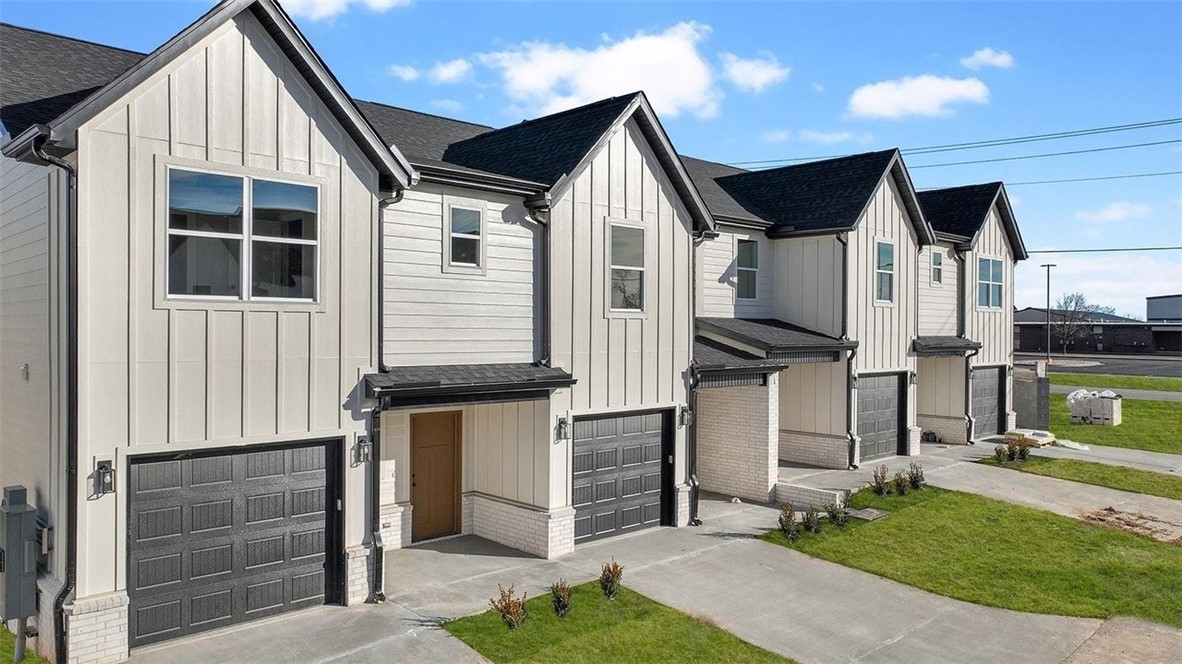 Pea Ridge Pointe - Residential