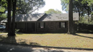 Totally remodeled. Beautiful home on a corner lot in one of Russellville's finest subdivision. Come see all of the updates!