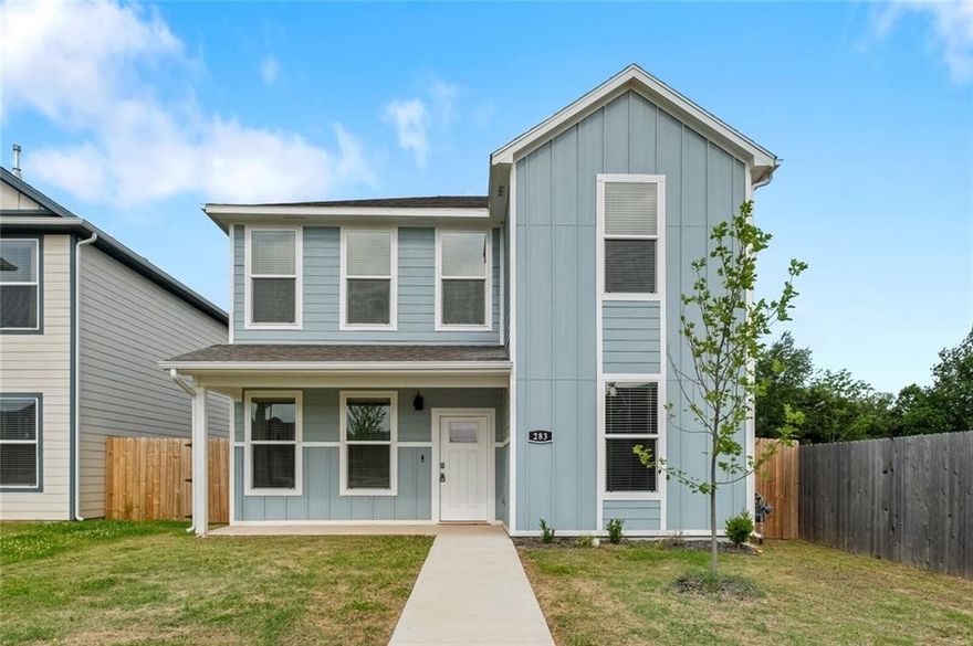 This beautiful 3 bedroom, 2.5 bathroom,  2 car garage is move-in ready!  An open-concept layout, a modern kitchen, and spacious family room, perfect for hosting or relaxing. The pristine primary suite provides a private retreat, while the additional bedrooms offer flexibility for guests or a home office. Located just minutes from the University of Arkansas and downtown Fayetteville.