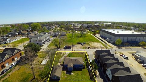 Photo of 508 SW E Street, Bentonville, AR 72712 (MLS # 1327414)