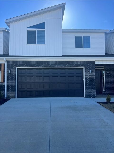 Photo of 1821 Lapis Avenue, Centerton, AR 72719 (MLS # 1331915)