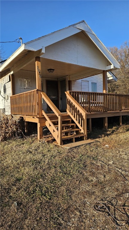 You will not find a better home for $150,000 or less in NWA. Nice peaceful living with front porch views of the beautiful hills and mountains of NWA. 5 minutes to the new rejuvenated downtown Springdale, eat at Homegrown you will not be disappointed. Exceptional location with easy access to all cities in NWA. Everything in this home works, so you can move right in and renovate as you go.
If you are an investors the protentional is phenomenal with a great return on investment. Currently a two bedroom with one bathroom home, but converting or rebuilding the back 384 SF garage and current laundry room to a new master bedroom with walk-in-closet and ensuite is very easy in this space. Room to add a 4th bedroom or flex room by moving the laundry room across the back and opening up the kitchen. This renovation alone would add almost 400 SF to the home for maximum return on investment. New roof in 2023 and windows already updated. Don't scroll past this home without first putting your eyes on it.