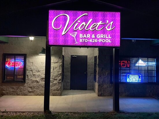 Rare opportunity to acquire a recently closed, but highly renowned, restaurant in Omaha, Arkansas, distinguished for its billiards, karaoke, and exceptional culinary offerings. This bustling establishment, now seeking a new proprietor, necessitates the acquisition of a fresh beer and wine license. All equipment and furnishings are set to transfer seamlessly to the hands of the new owner. Strategically situated just 20 minutes from the thriving cities of Harrison and Branson, Missouri, along a heavily frequented thoroughfare by both locals and tourists. Do not miss out on this exceptional chance to own a prime establishment in a coveted location with immense potential.