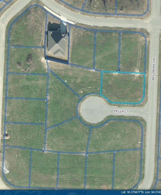 Build your dream home on this lot in Cave Springs Marbella Subdivision! Bentonville Schools! 2000
square foot minimum.