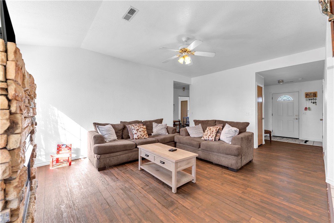 GIVENS PLACE-PEA RIDGE - Residential