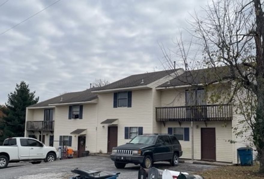 Great investment opportunity in the fast growing town of Gravette.  This four plex, which offers potential for increased revenue with updates, has enjoyed a steady, consistent flow of revenue.