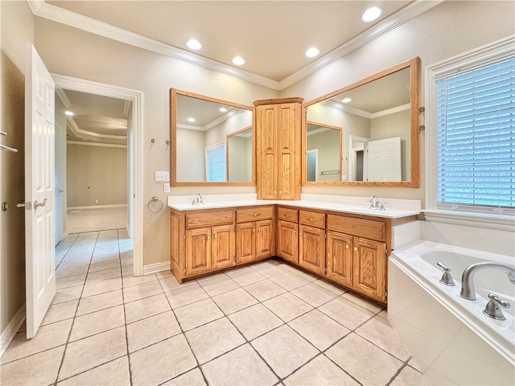 Country Club Estates - Residential Lease