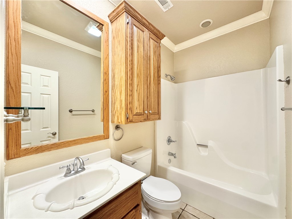 Country Club Estates - Residential Lease