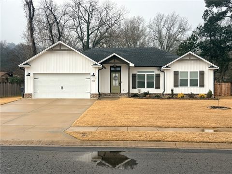 302 Promenade Circle Russellville AR 72801