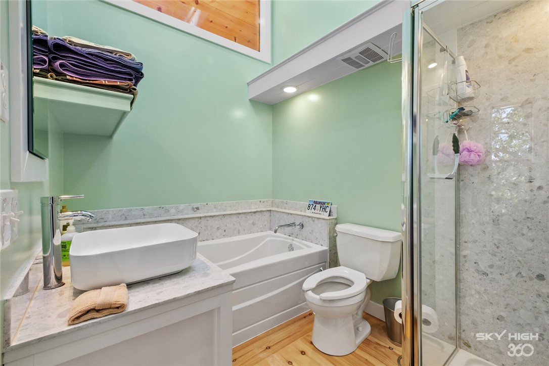 Point Mirage - Residential