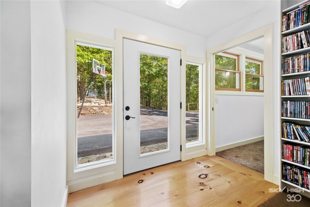 Point Mirage - Residential