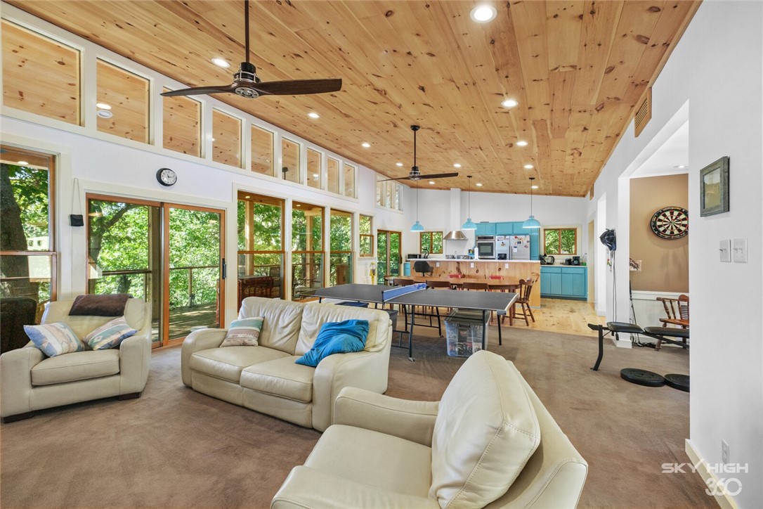 Point Mirage - Residential