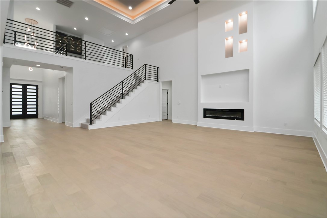 SOARING AT SCISSORTAIL SUB-ROGERS - Residential