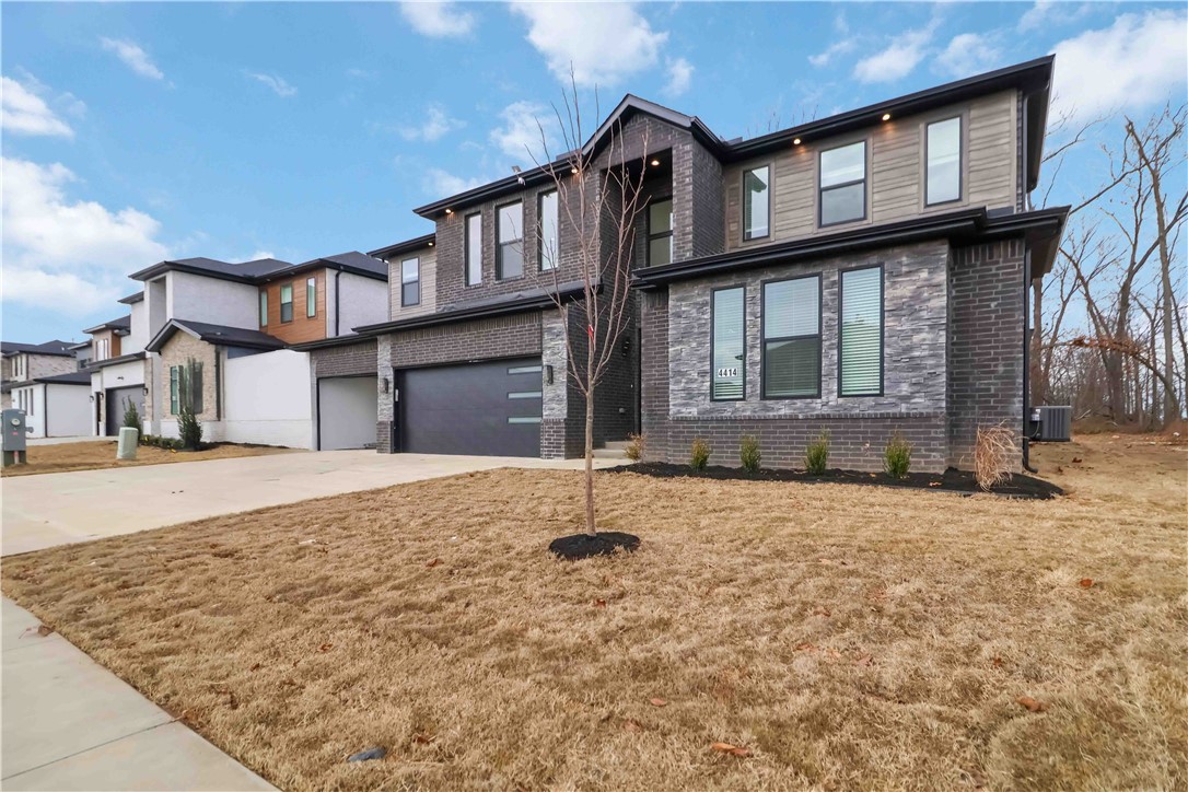 SOARING AT SCISSORTAIL SUB-ROGERS - Residential