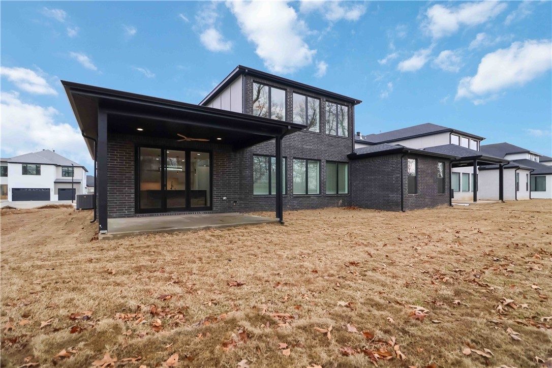 SOARING AT SCISSORTAIL SUB-ROGERS - Residential