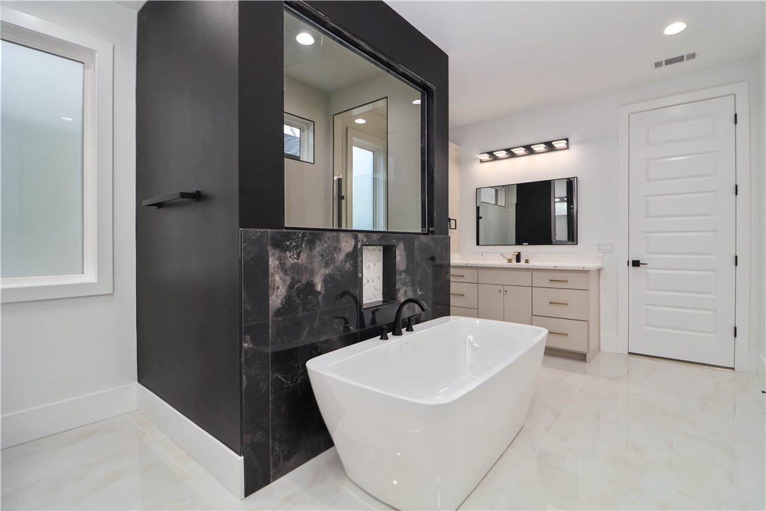 SOARING AT SCISSORTAIL SUB-ROGERS - Residential