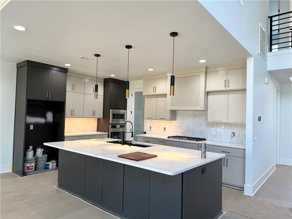 SOARING AT SCISSORTAIL SUB-ROGERS - Residential