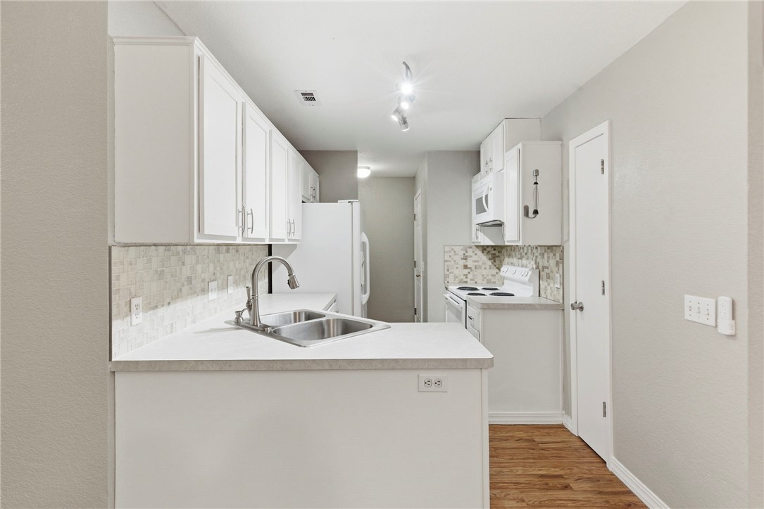 Cedarpoint Sub - Residential Lease